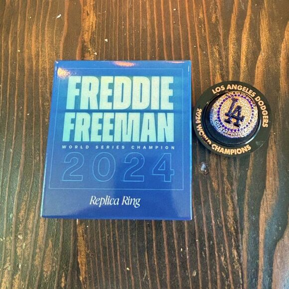 NEW SGA 2024 Los Angeles Dodgers Freddie Freeman World Series Ring and Holder - Picture 1 of 6